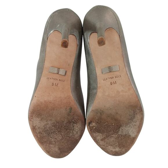BADGLEY MISCHKA! MATTE SILVERY GOLD, STILETTO RHINESTONE DETAIL HEELS! SZ 9M - Picture 10 of 12